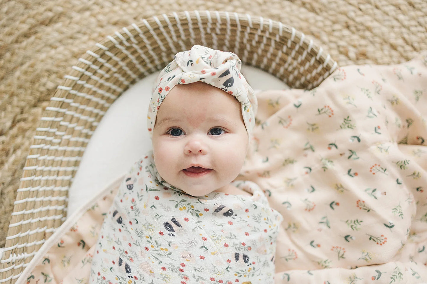 Baby Muslin Swaddle in Tanboocel® Bamboo Viscose - Bumble Bees