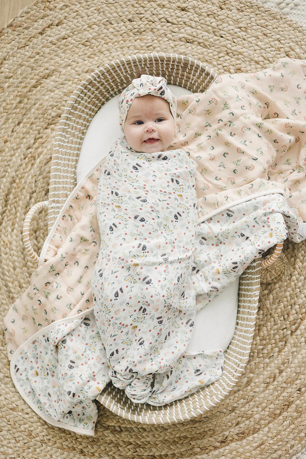 Baby Muslin Swaddle in Tanboocel® Bamboo Viscose - Bumble Bees