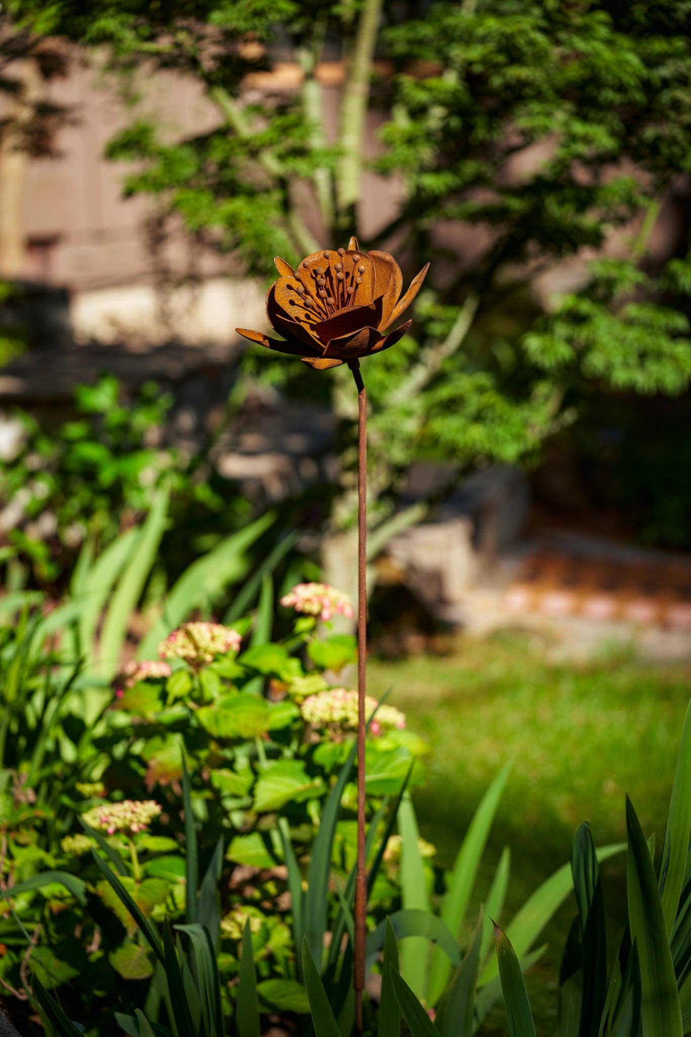 Mezzy Flower Stake