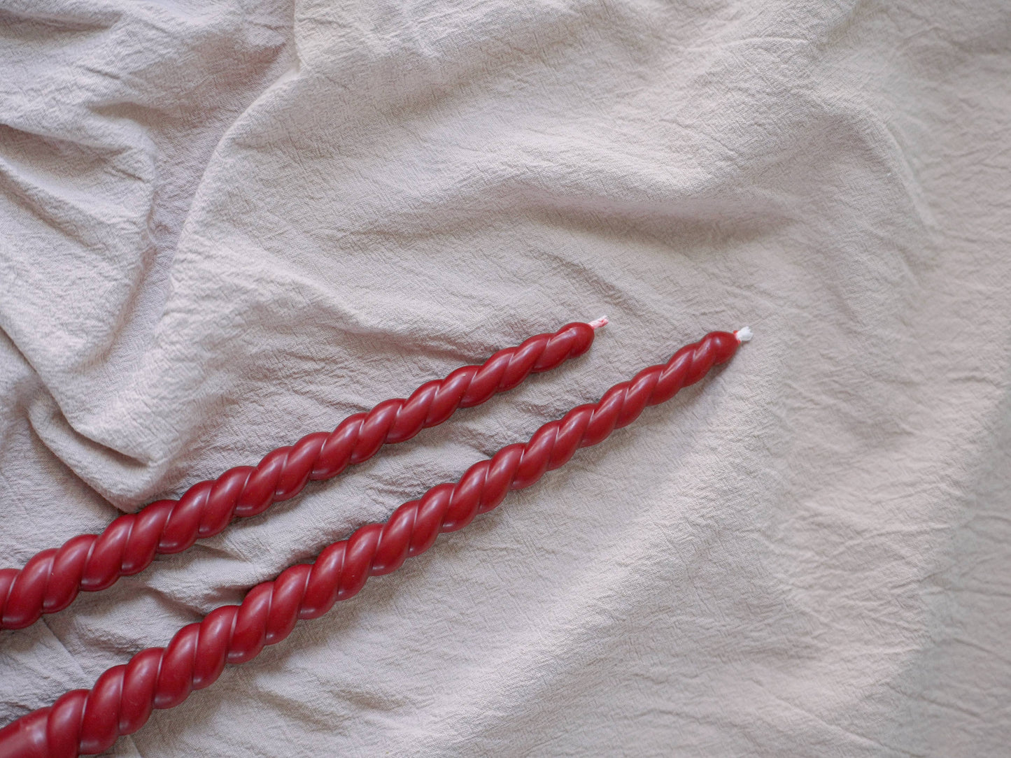 Beeswax & Soy Wax Twisted Taper Candle Set: Red / Tissue Wrapping